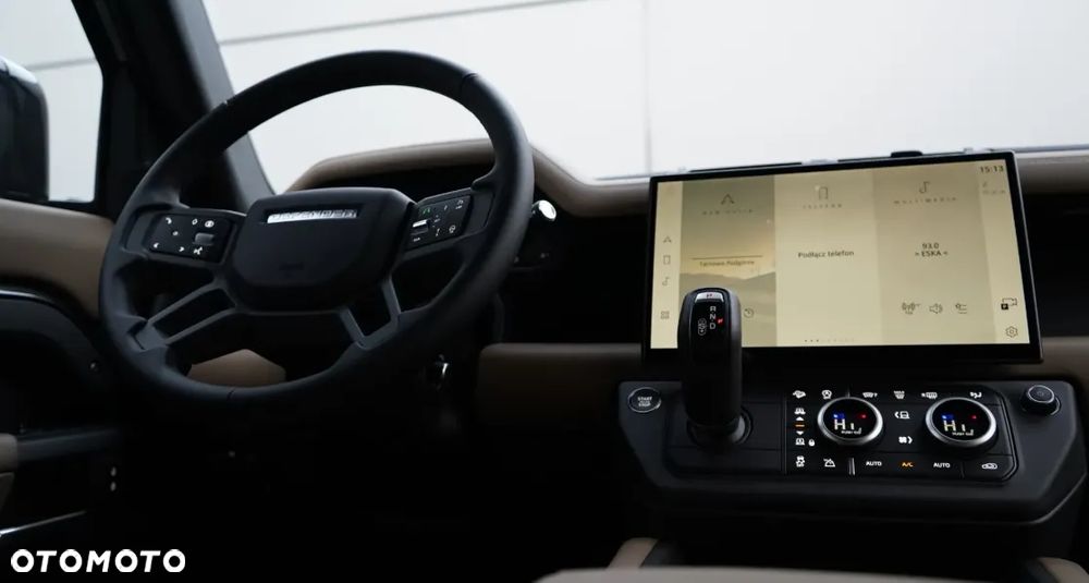 Land Rover Defender - 22