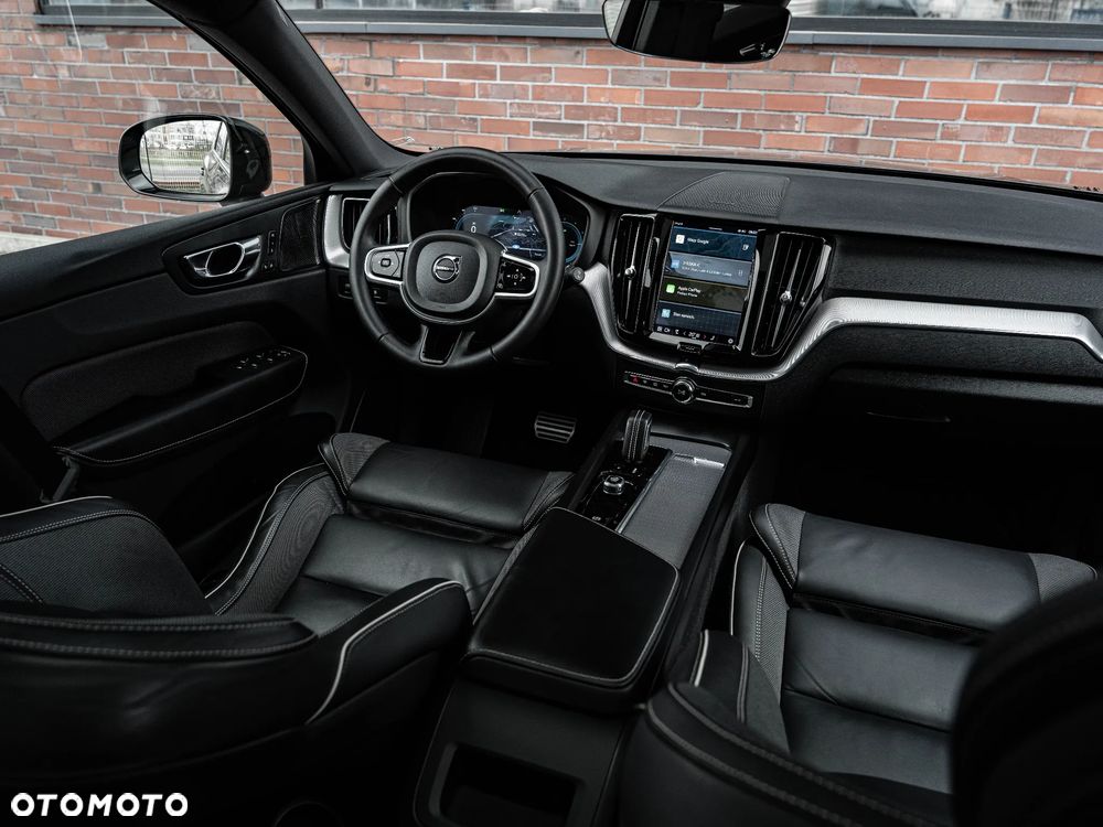 Volvo XC 60 T6 AWD Plug-In Hybrid R-Design - 39