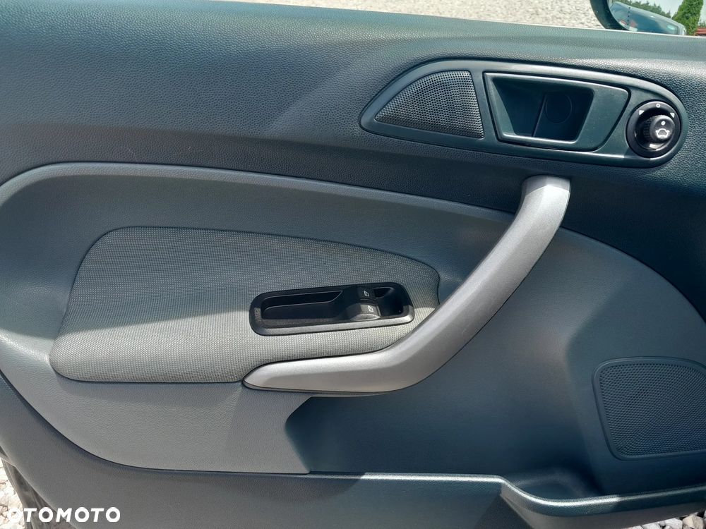 Ford Fiesta - 8