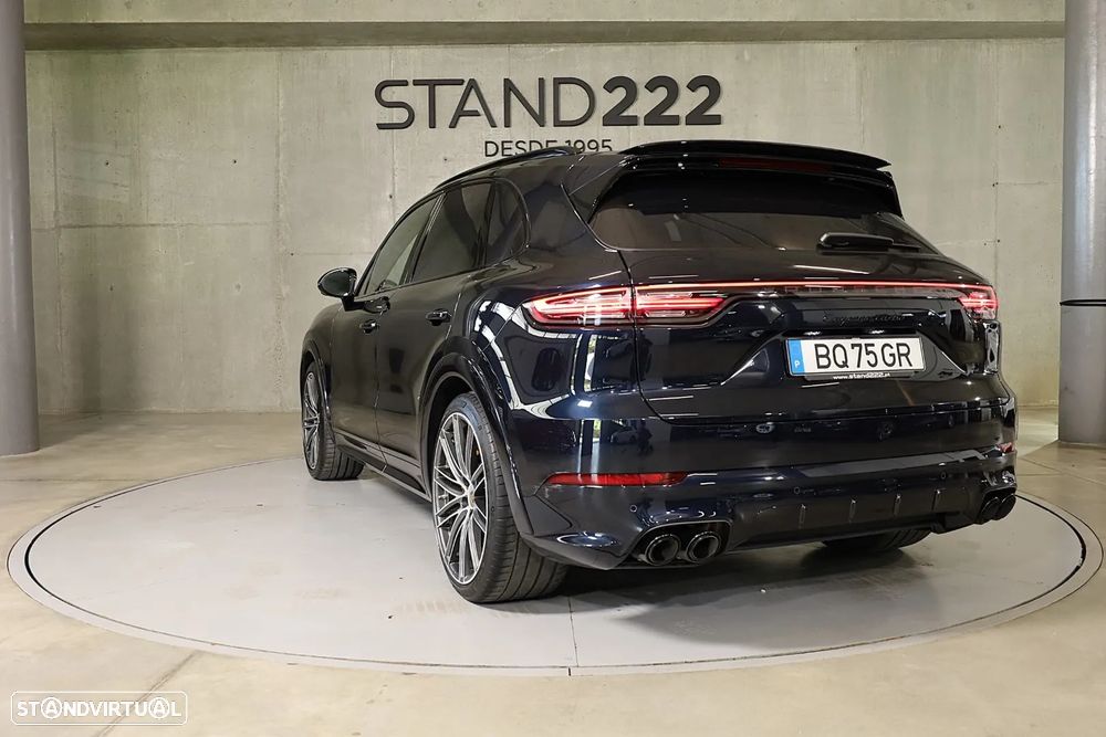 Porsche Cayenne Turbo - 7