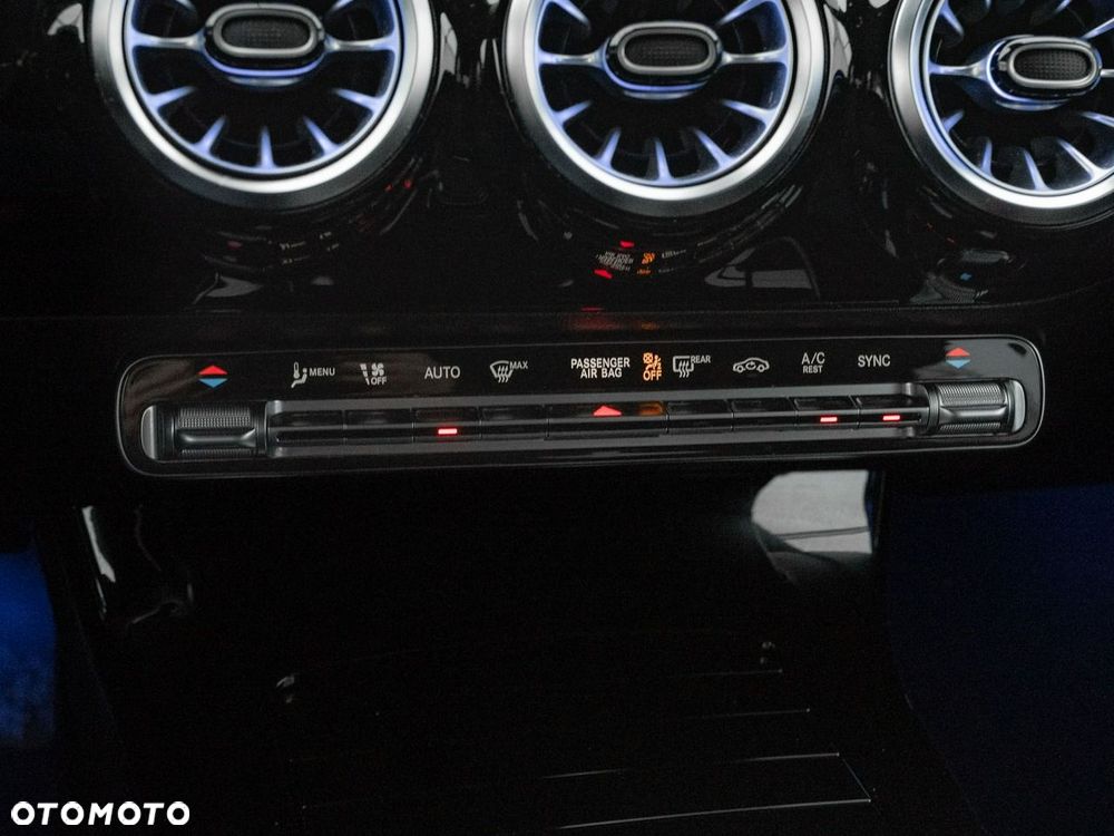 Mercedes-Benz Klasa A 200 d 8G-DCT Progressive - 16