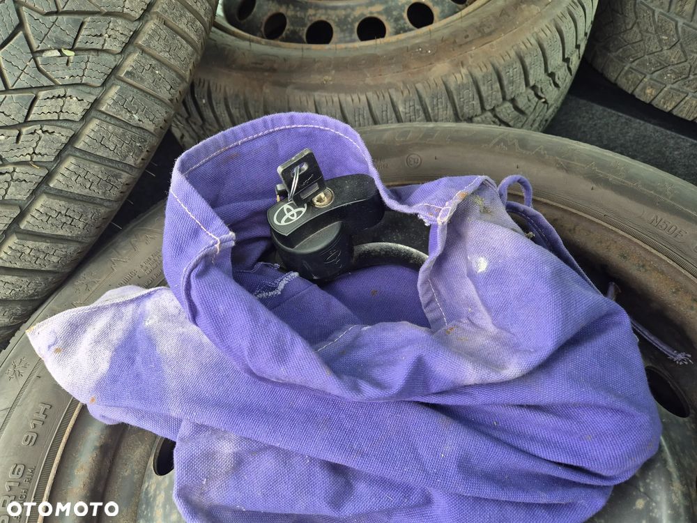 Toyota Auris 1.8 HSD Luna - 12