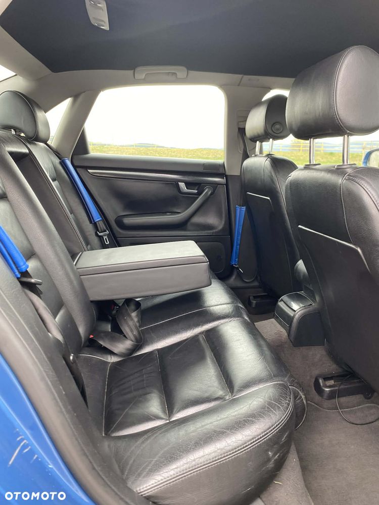 Audi A4 Limousine - 11