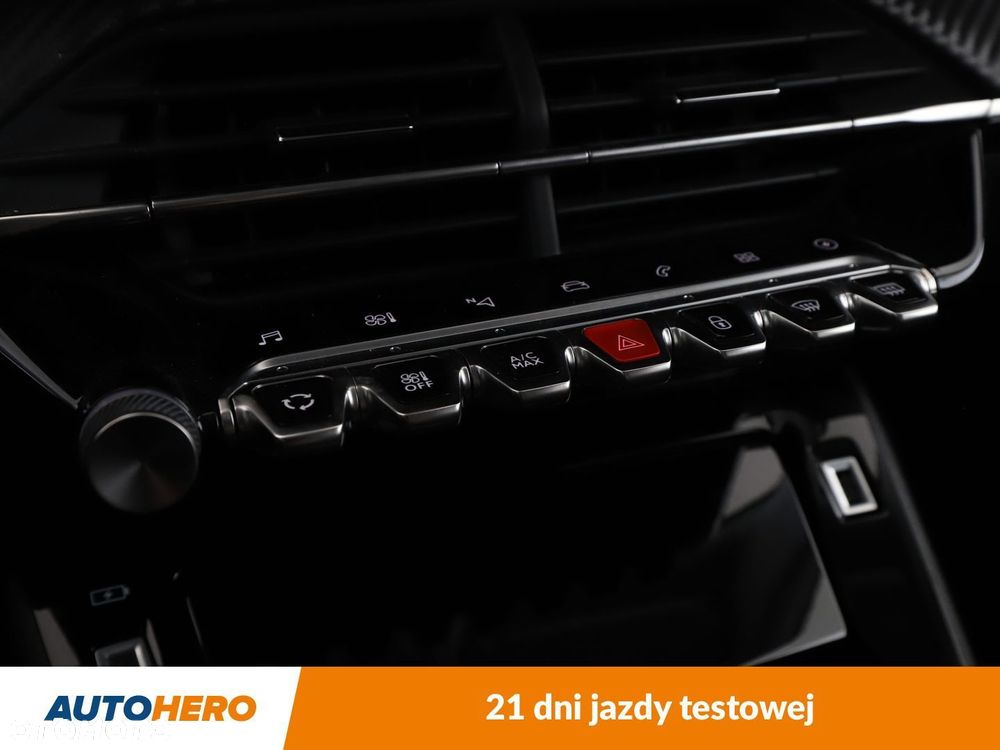 Peugeot 2008 e-2008 Allure Pack - 27