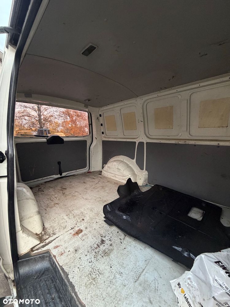 Volkswagen Transporter - 26