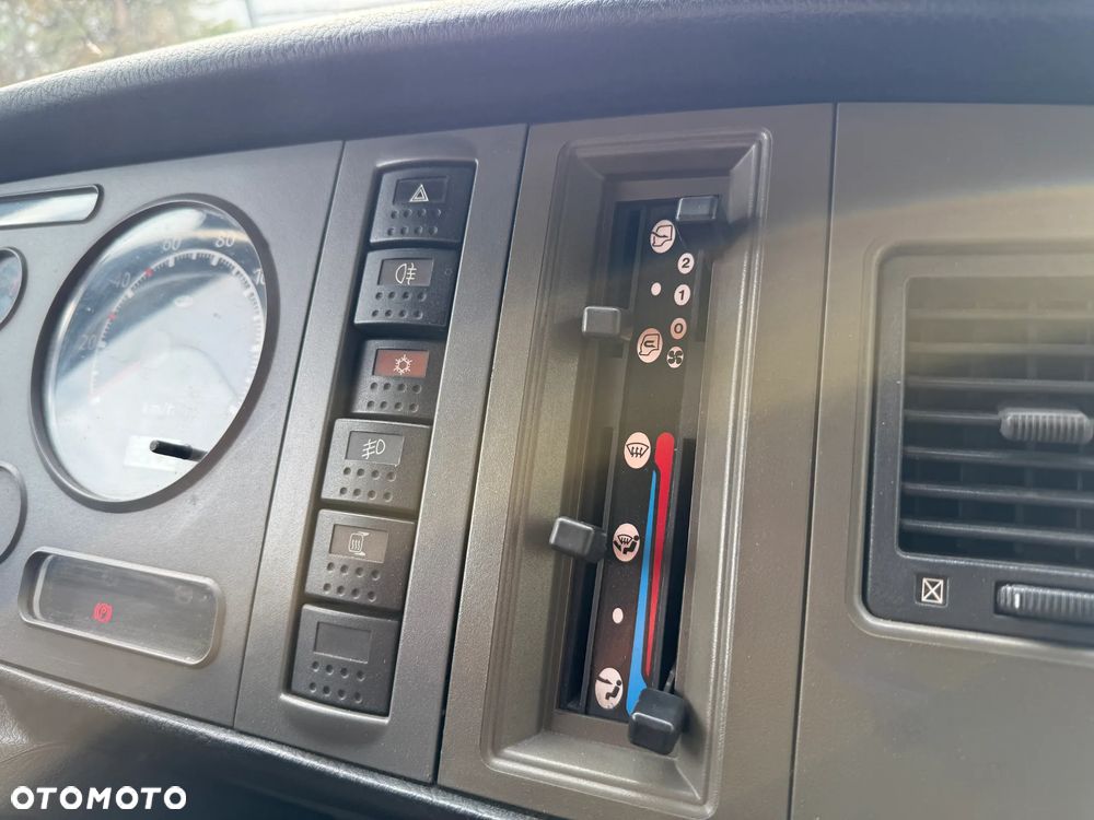 Nissan Atleon - 16
