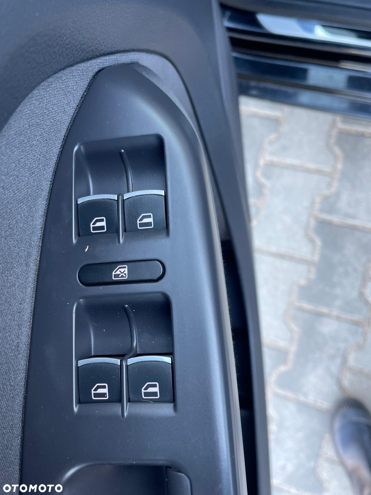 Volkswagen Touran 1.2 TSI BlueMot Comfortline - 22