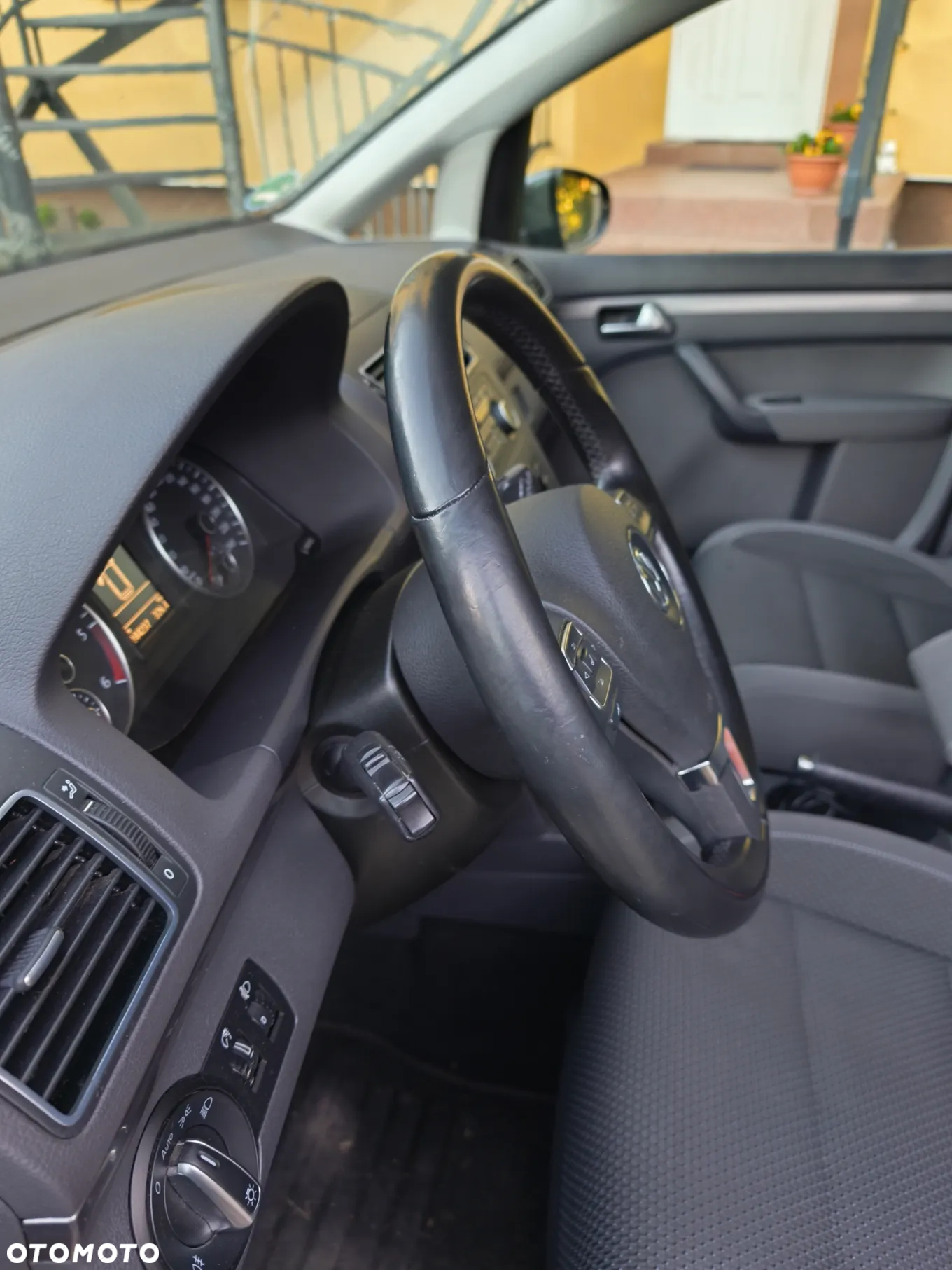 Volkswagen Touran - 13