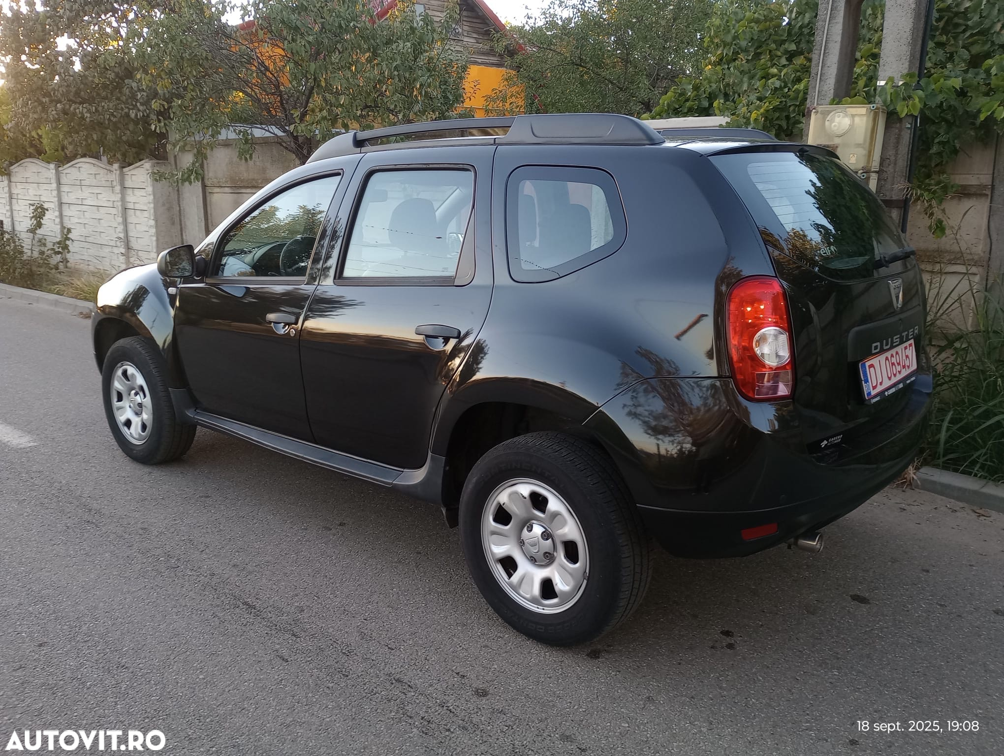 Dacia Duster 1.6 4x2 Laureate - 9