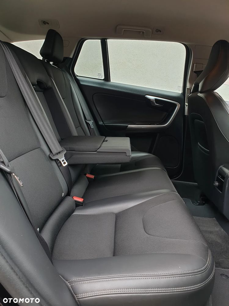 Volvo V60 D3 Geartronic Linje Svart - 37