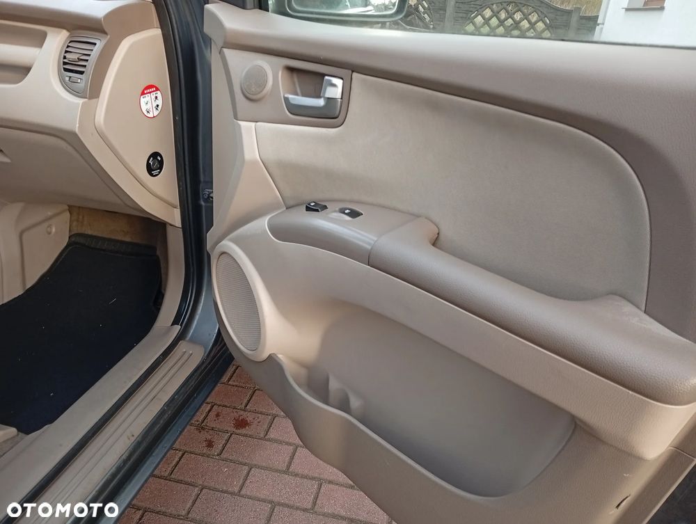 Kia Sportage 2.0 Tour - 22