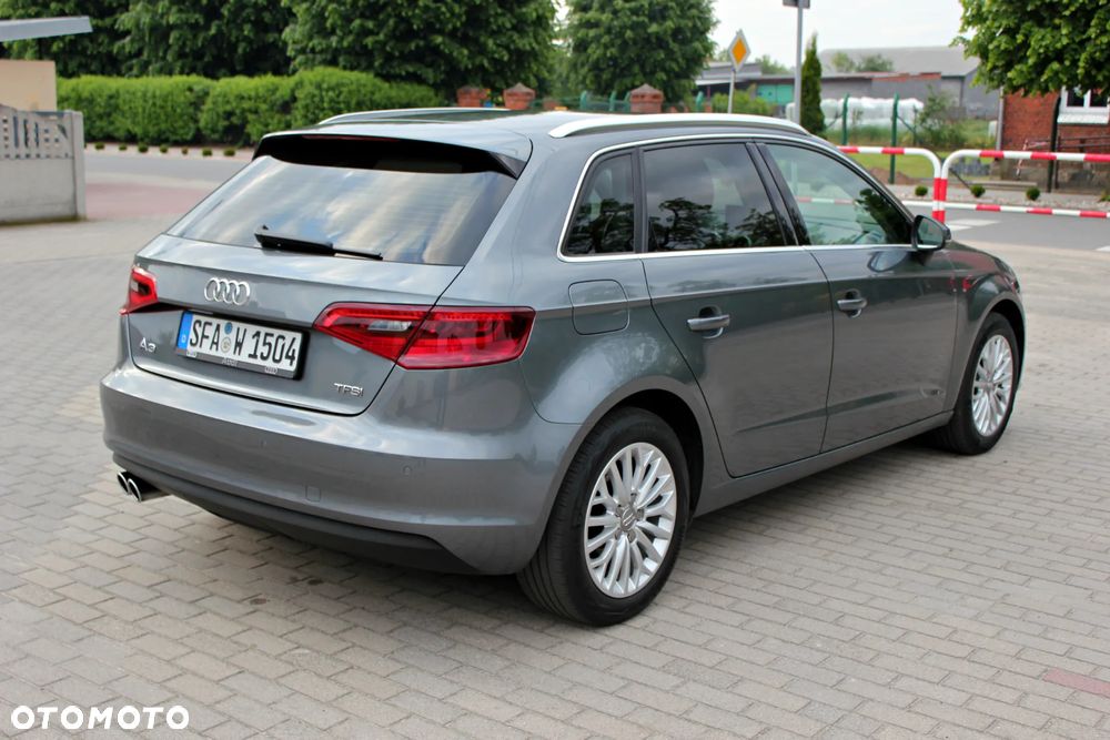 Audi A3 Sportback 1.4 TFSI Ambiente - 33