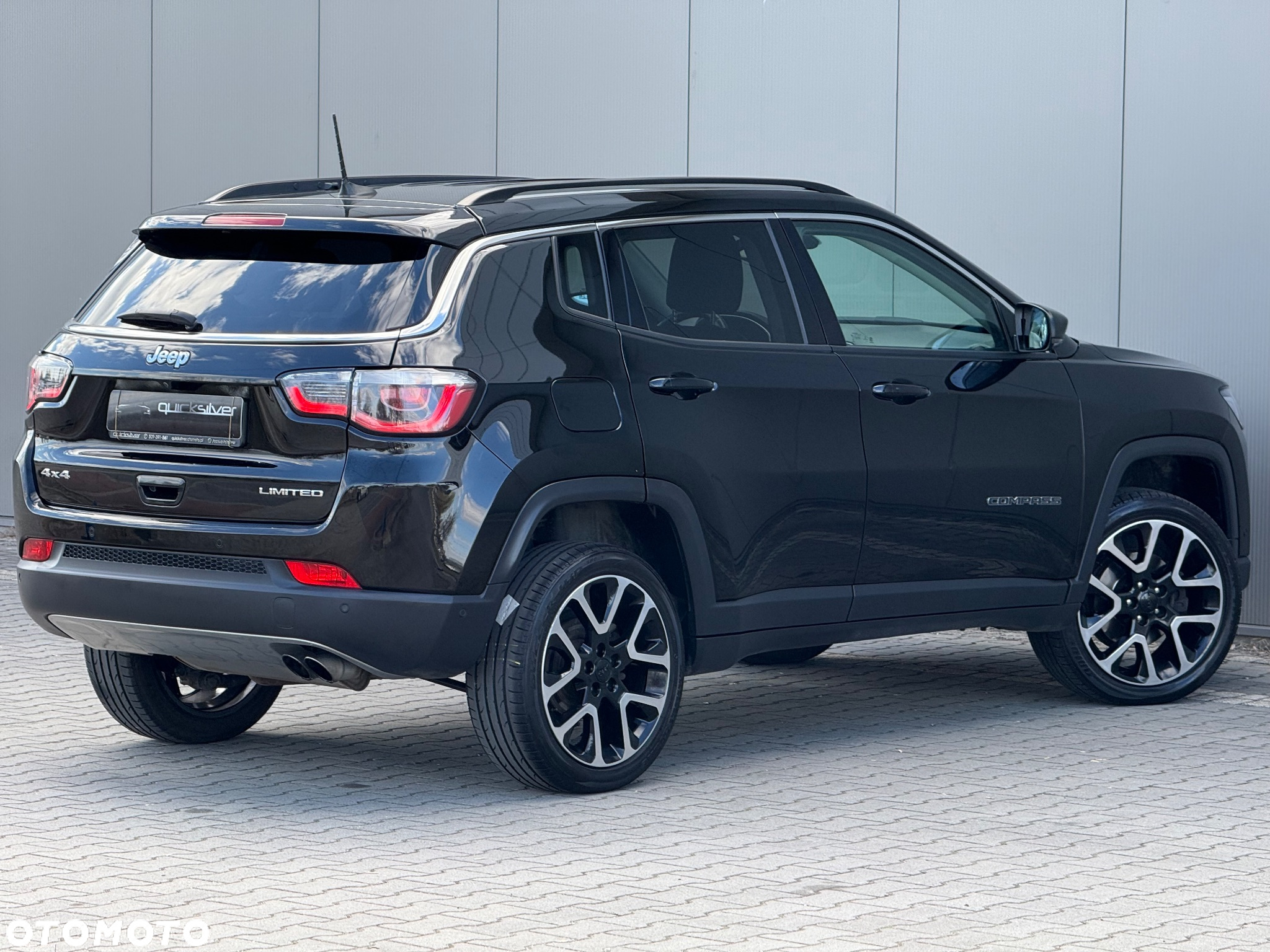 Jeep Compass - 12