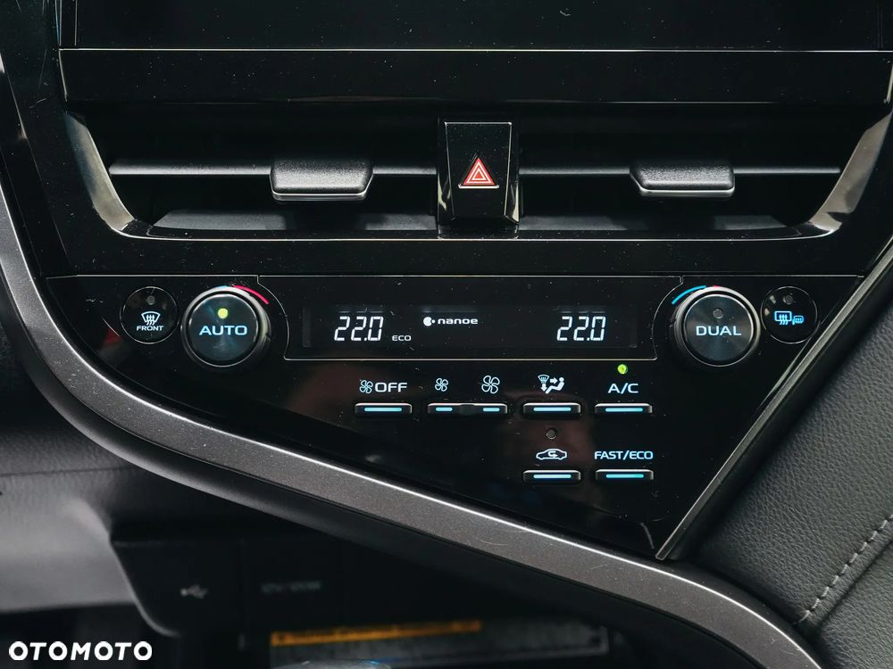 Toyota Camry 2.5 Hybrid Executive CVT - 31