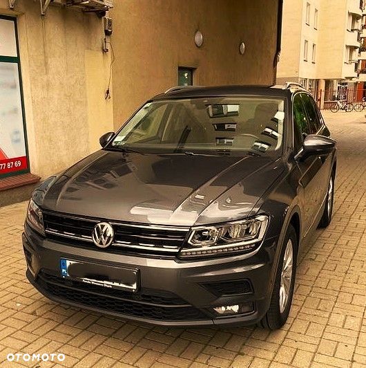 Volkswagen Tiguan - 1
