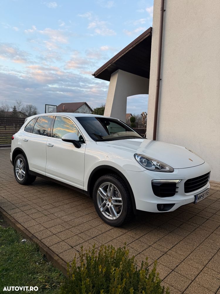 Porsche Cayenne 3.0 L V6 - 24