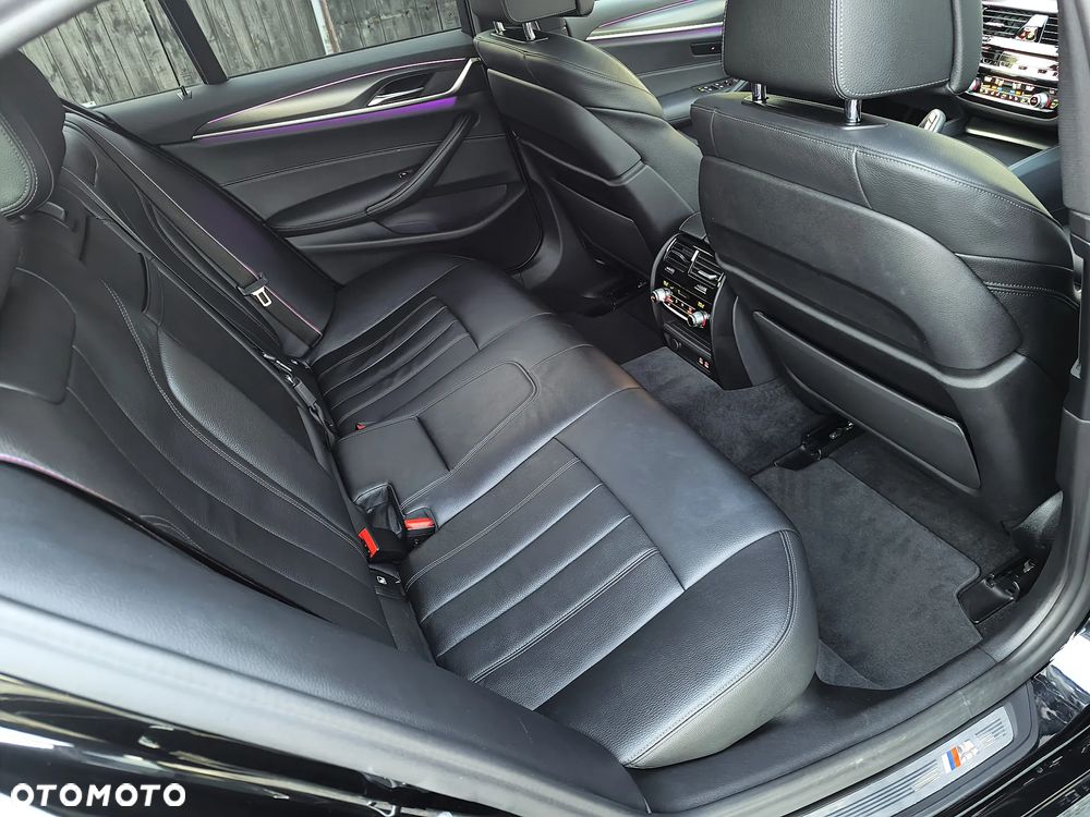 BMW Seria 5 530d xDrive M Sport Edition - 38