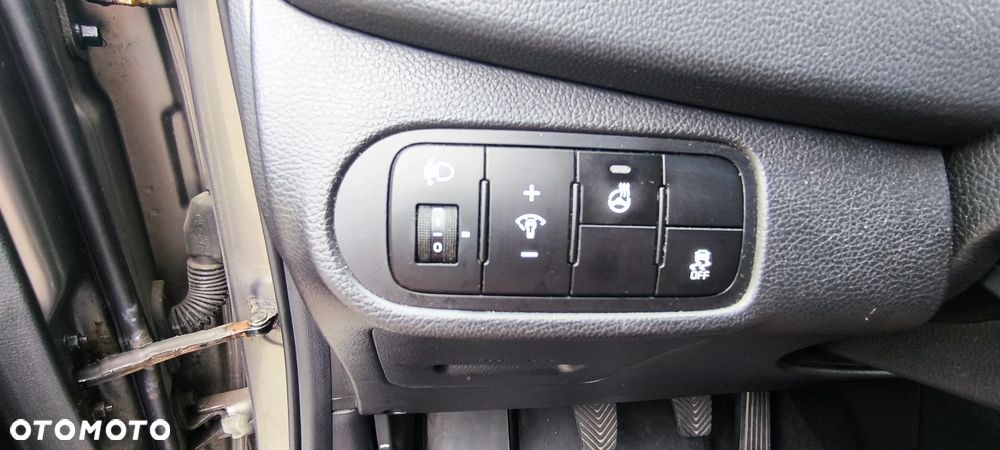 Kia Carens 1.7 CRDi XL - 11