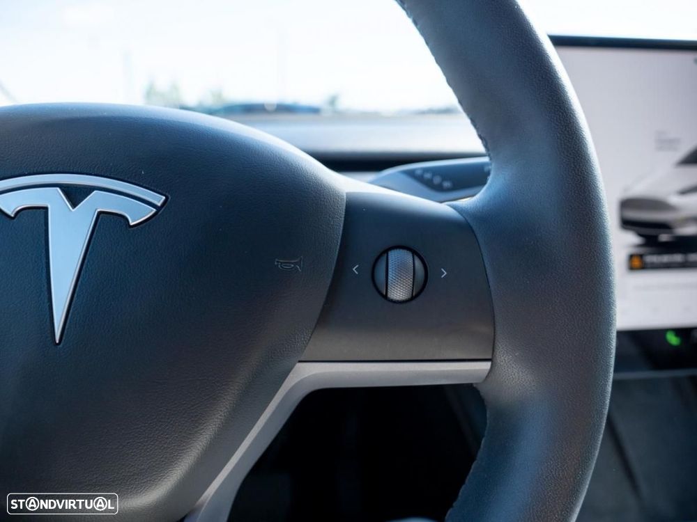 Tesla Model Y Standard - 35