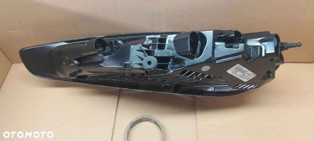 PORSCHE CAYMAN GT4 LAMPA TYŁ LEWA EUROPA IGŁA 9P0945095 - 5