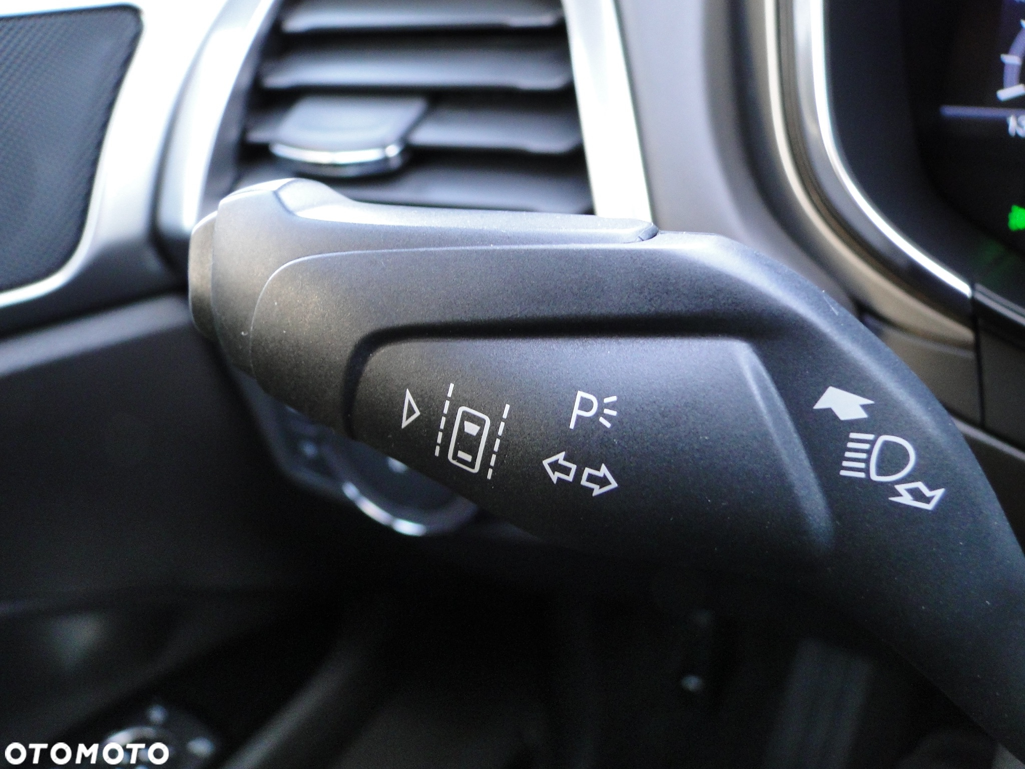 Ford Mondeo 2.0 Hybrid Vignale - 26