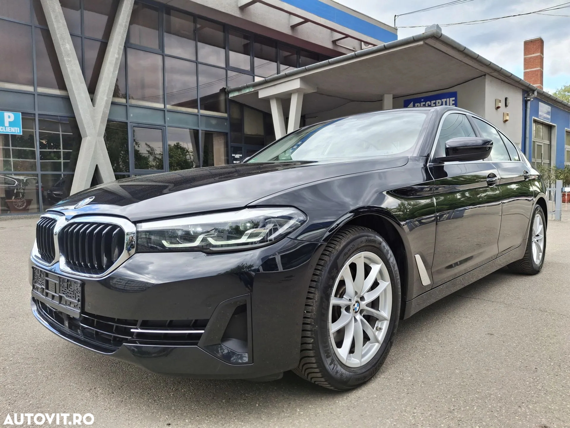 BMW Seria 5 520i AT MHEV - 28