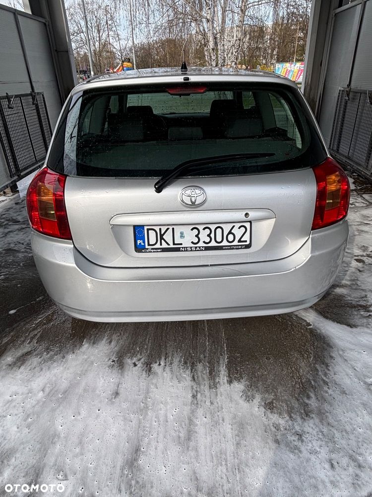 Toyota Corolla - 4