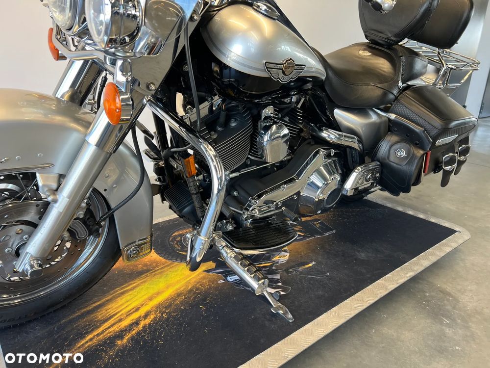 Harley-Davidson Touring Road King - 10