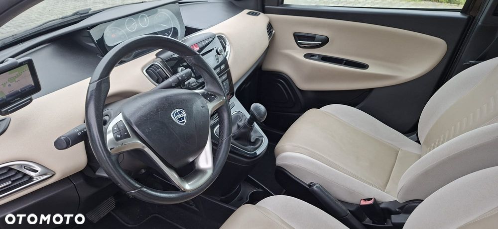 Lancia Ypsilon Y 0.9 TwinAir Turbo 8V Automatik Platinum - 10