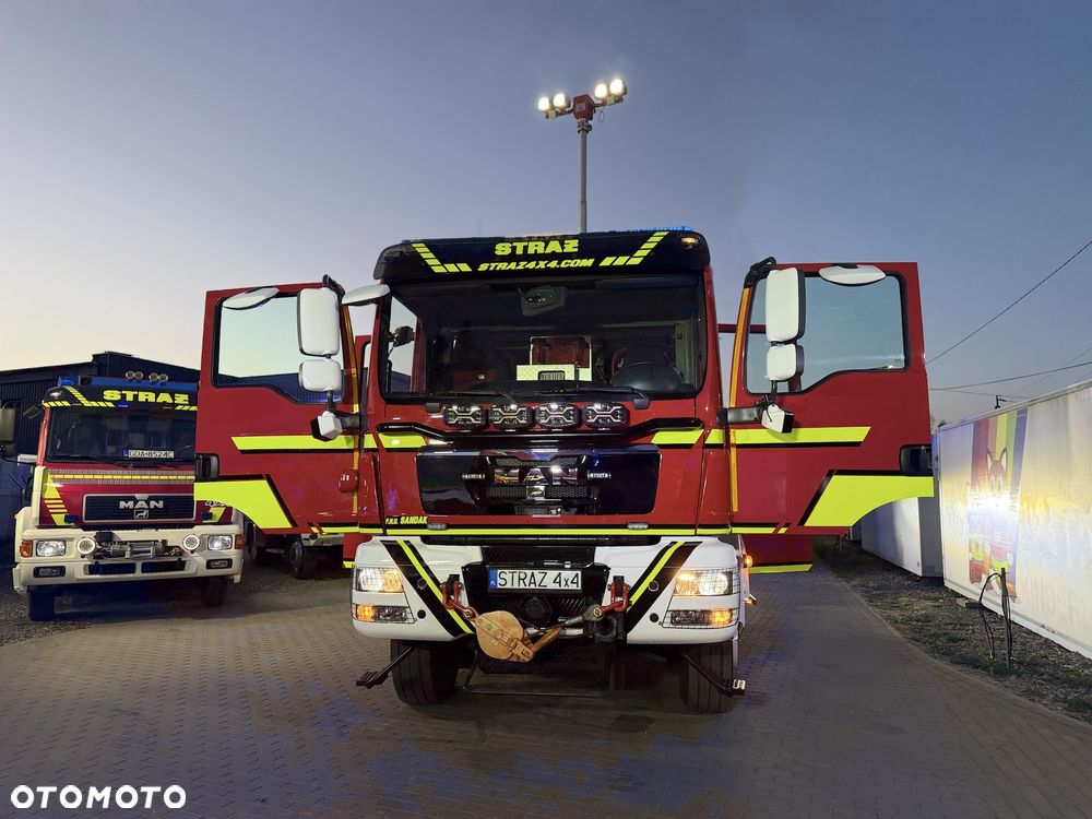 MAN TGM 18.340 4x4 Straż pożarna pojazd pożarniczy wóz strażacki MAN TGM 18.340 4x4 średni terenowy- uterenowiony 4x4 CNBOP 3000l wody wyciągarka mechaniczna reduktor blokady przedniego i tylnego mostu, maszt oświetleniowy - 33
