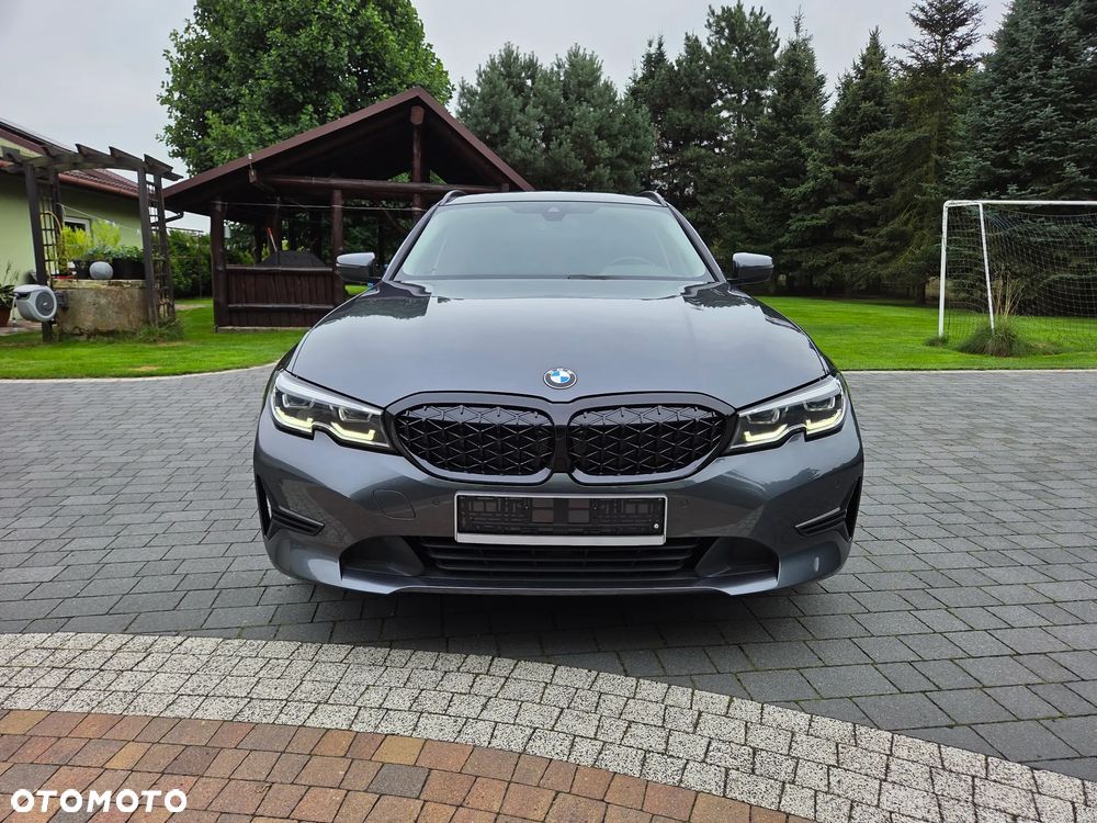 BMW Seria 3 330i Touring xDrive Sport Line - 11