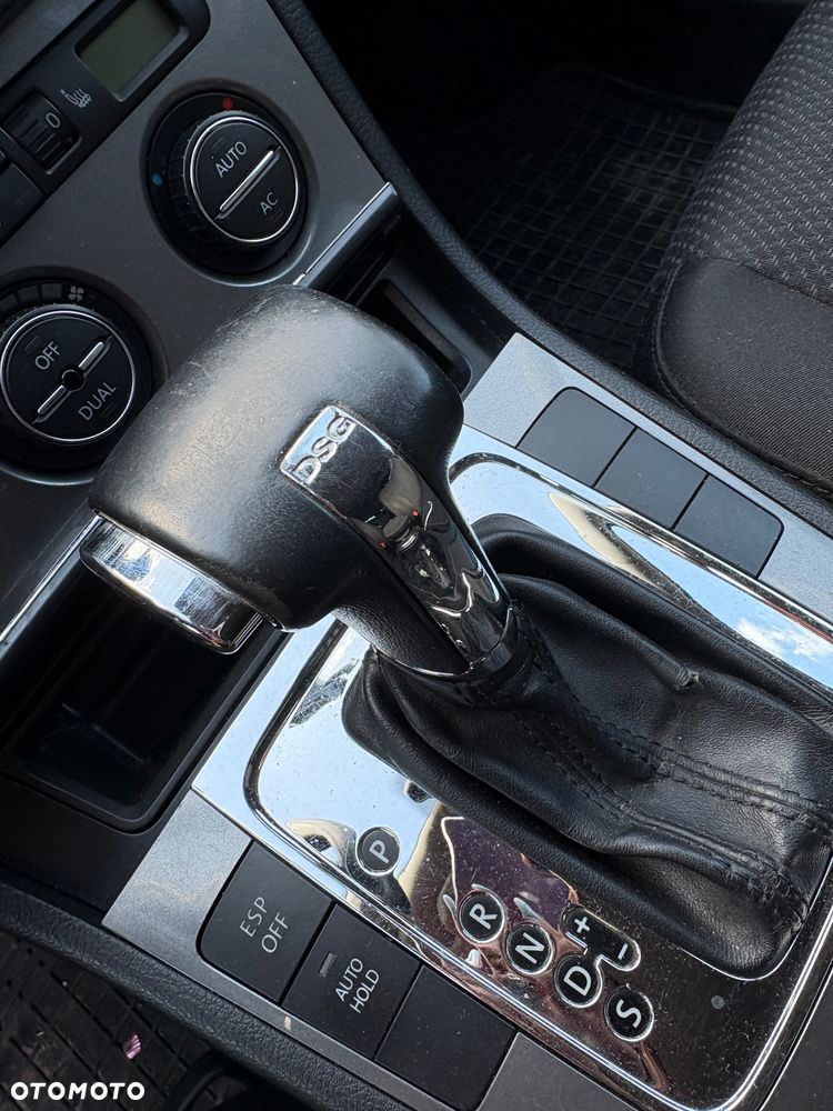 Volkswagen Passat 2.0 TDI Sportline DSG - 6