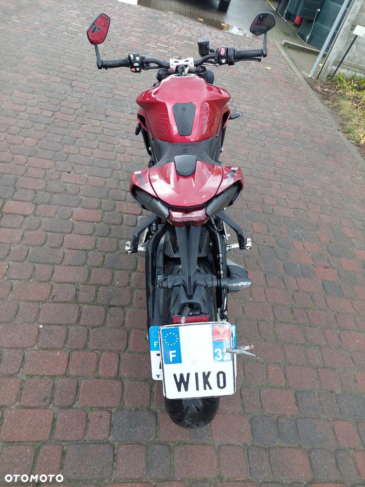 Triumph Street Triple - 4