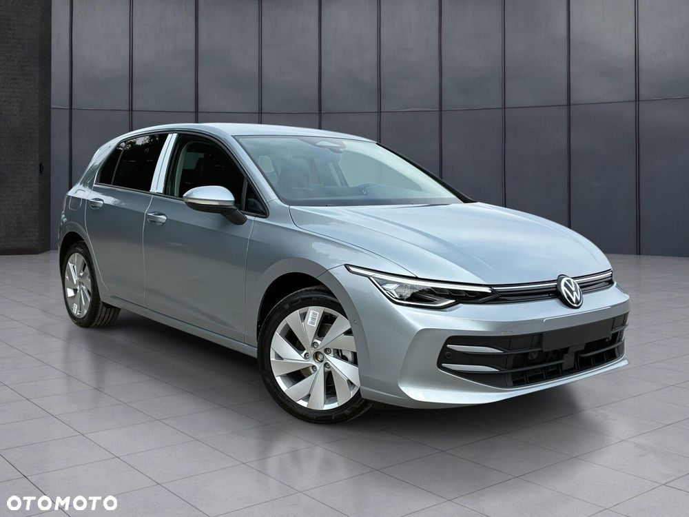 Volkswagen Golf - 8