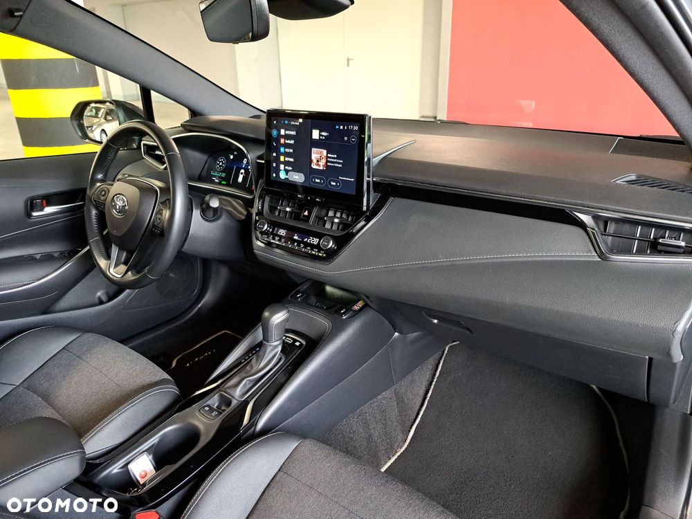 Toyota Corolla 1.8 Hybrid Style - 18