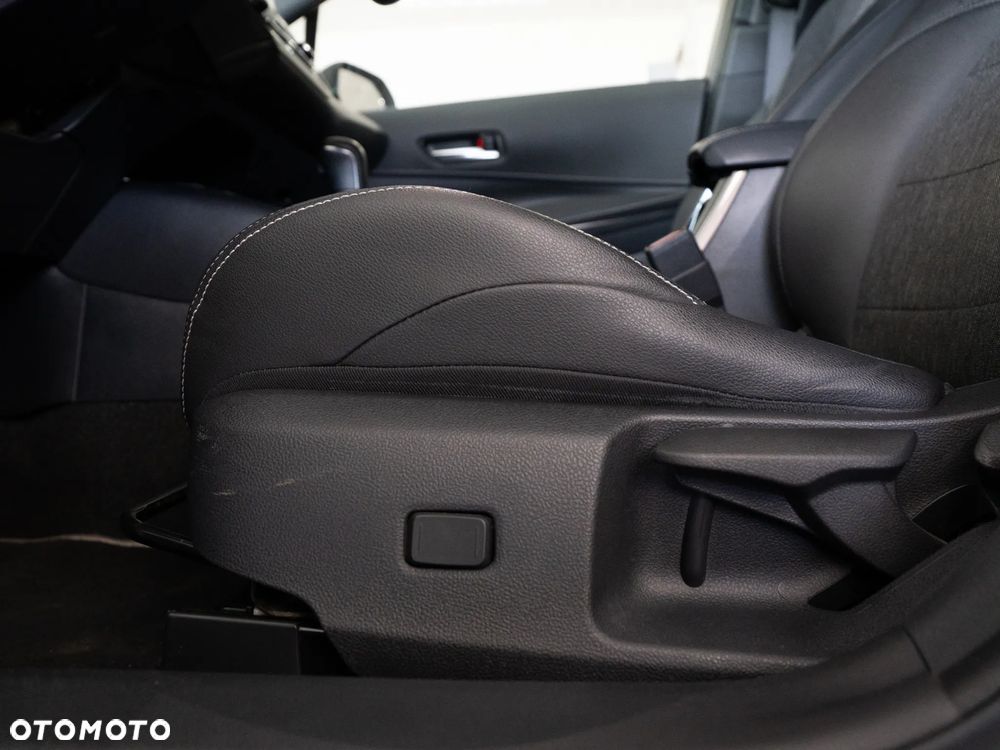 Toyota Corolla 2.0 Hybrid Comfort - 17