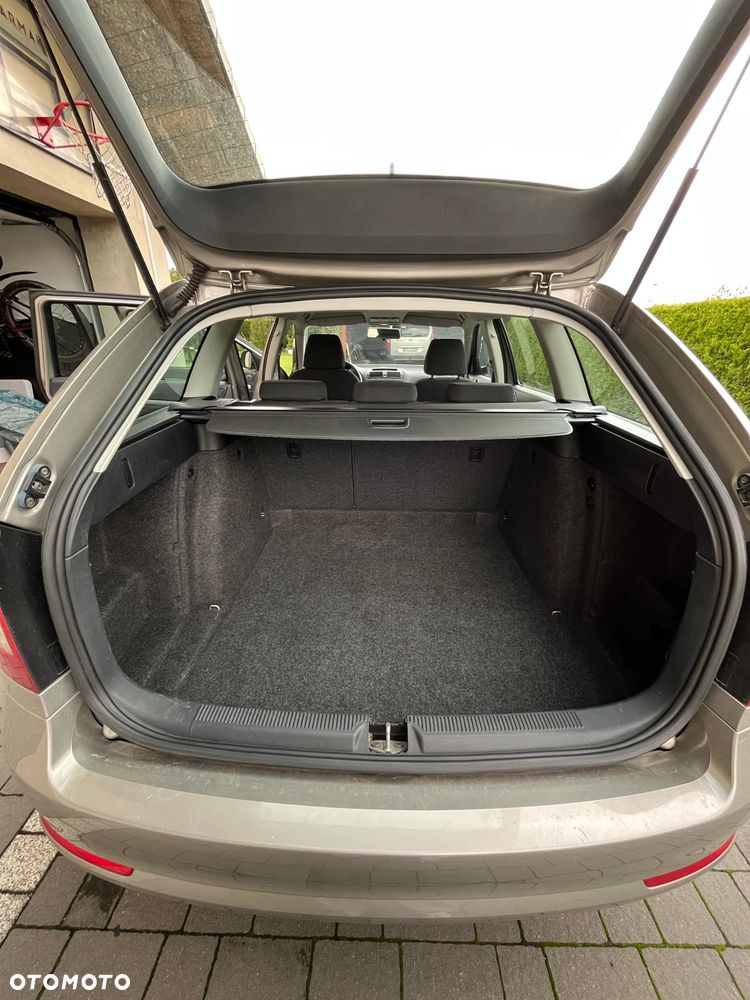 Skoda Octavia 1.6 Combi Aktionsmodell - 11