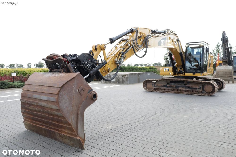 Caterpillar 323 - 37