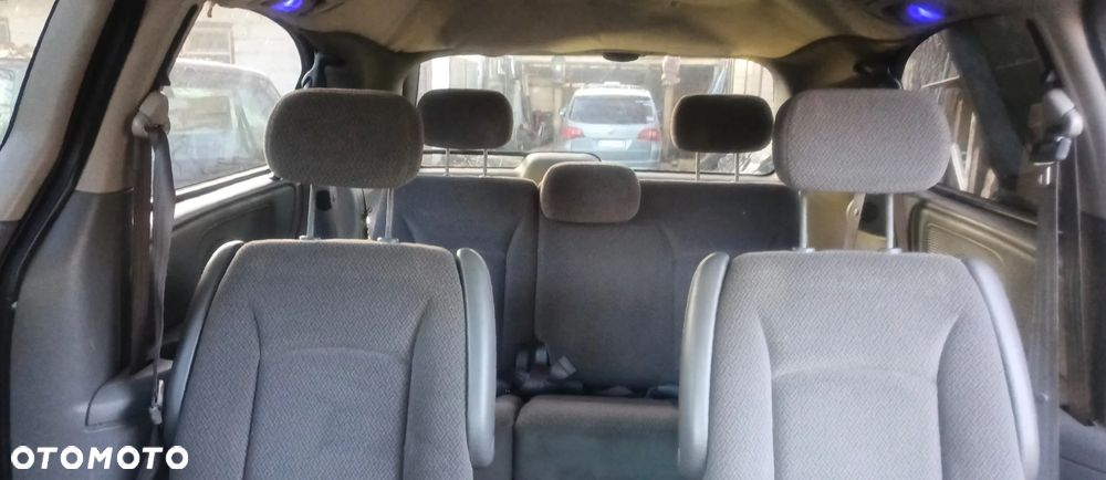 Chrysler Town & Country - 5