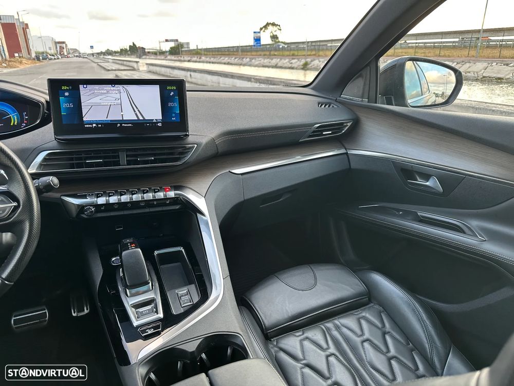 Peugeot 3008 1.6 Hybrid4 GT e-EAT8 - 21