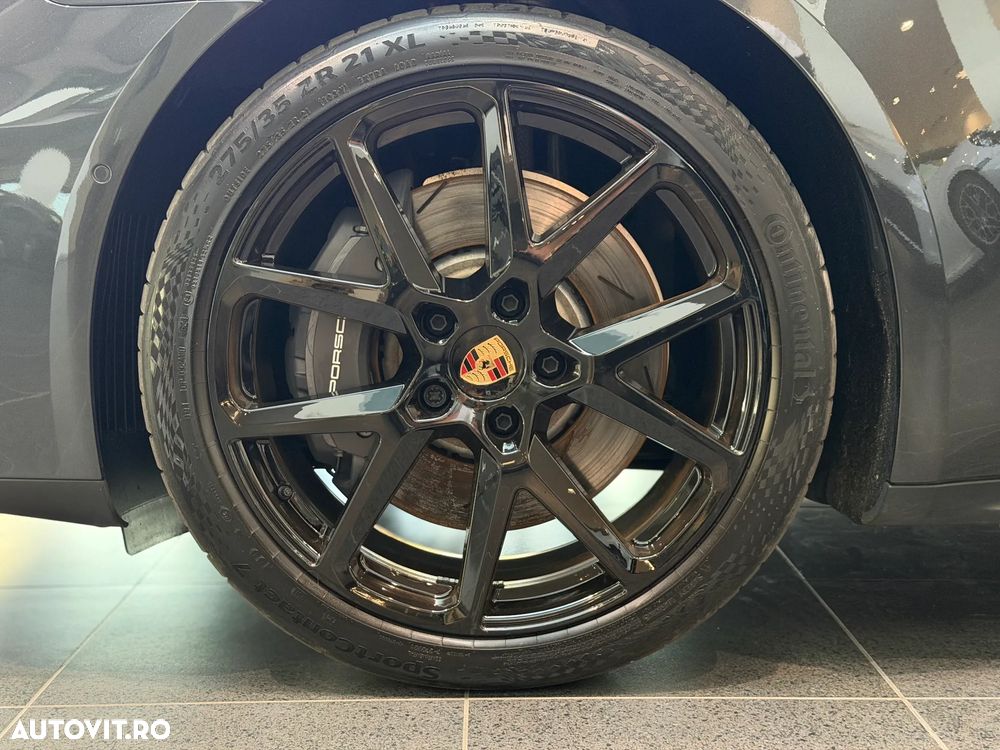 Porsche Panamera 4 E-Hybrid - 12
