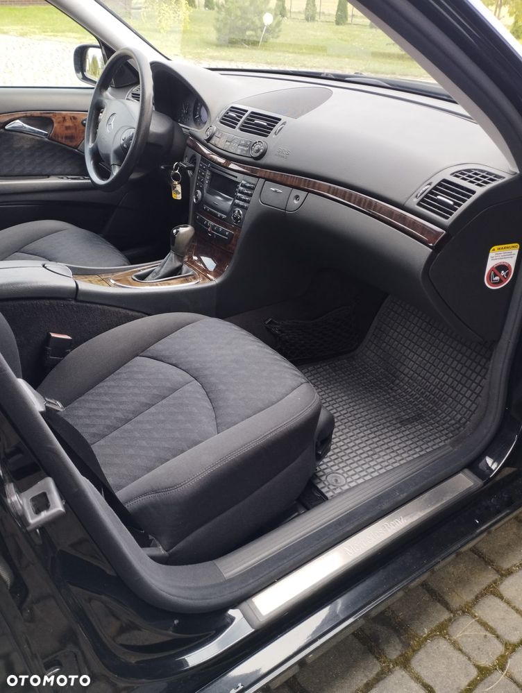 Mercedes-Benz Klasa E 280 4Matic Automatik Classic - 6