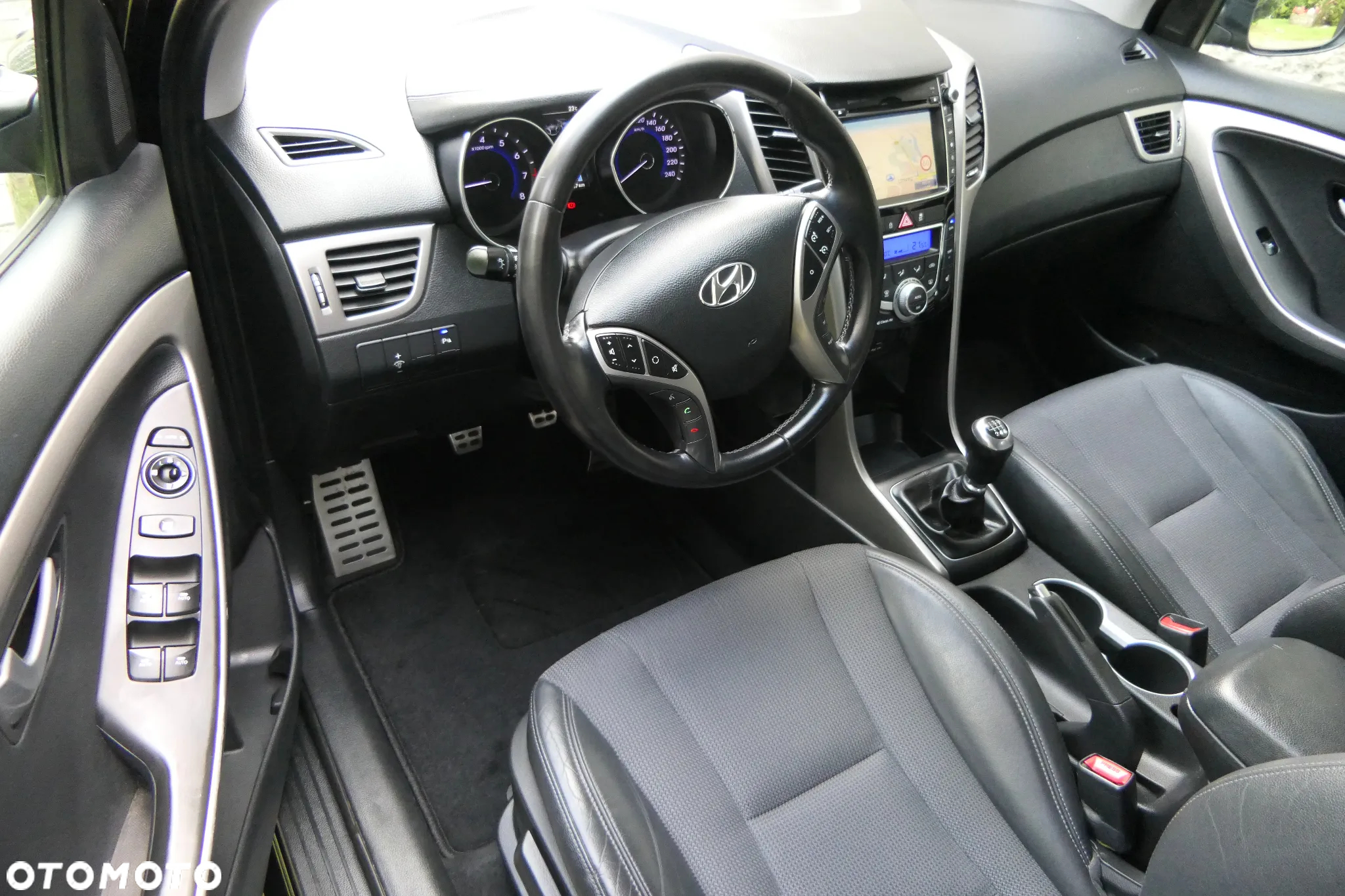 Hyundai i30 blue Kombi 1.6 GDi Style - 17