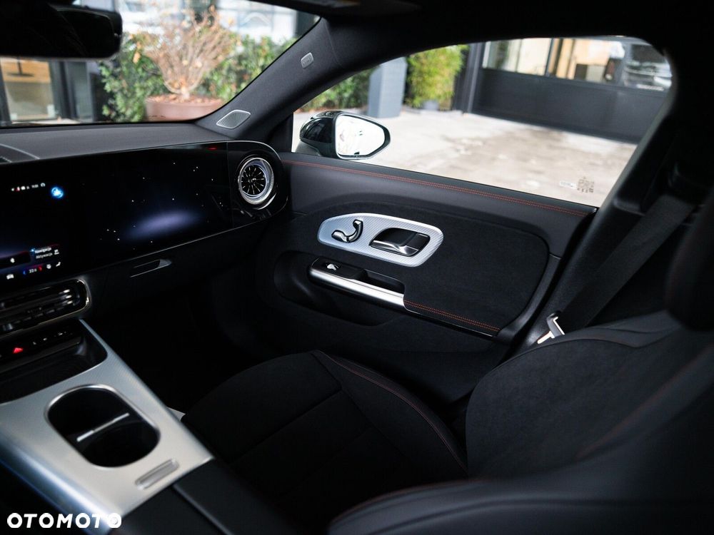 Mercedes-Benz CLA - 15