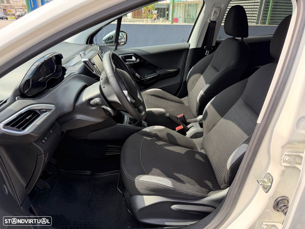Peugeot 208 82 VTI Style — fotografia 19