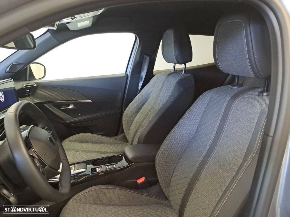 Peugeot e-2008 54 kWh Allure - 9