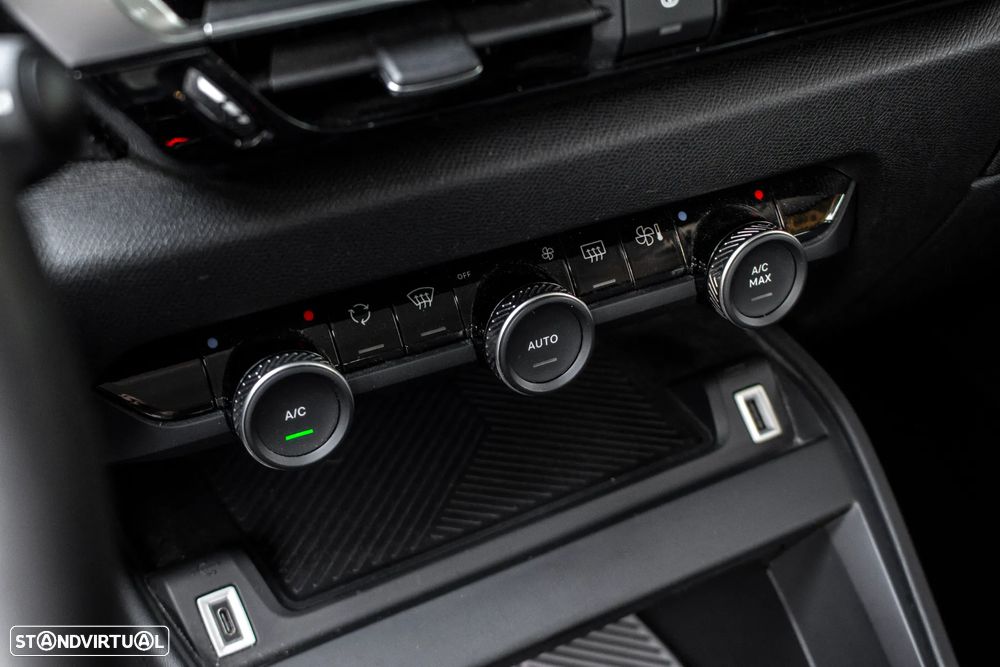 Citroën e-C4 50 kWh Shine - 23