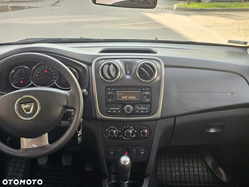 Dacia Sandero 1.2 16V Laureate - 8