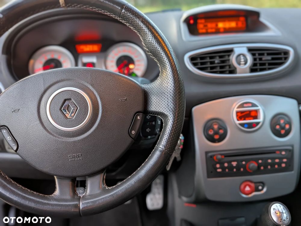 Renault Clio - 21