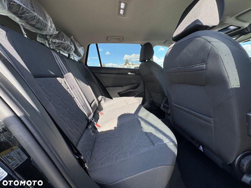 Volkswagen Golf - 11